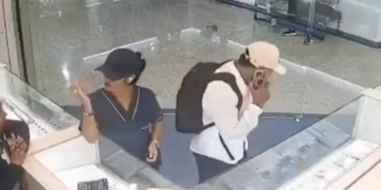 Video registró frustrado robo en joyería de Bucaramanga